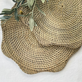 Willa Grey Rattan Round Scalloped Placemats