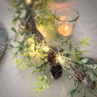 Winter Woodland Pre-lit Garland